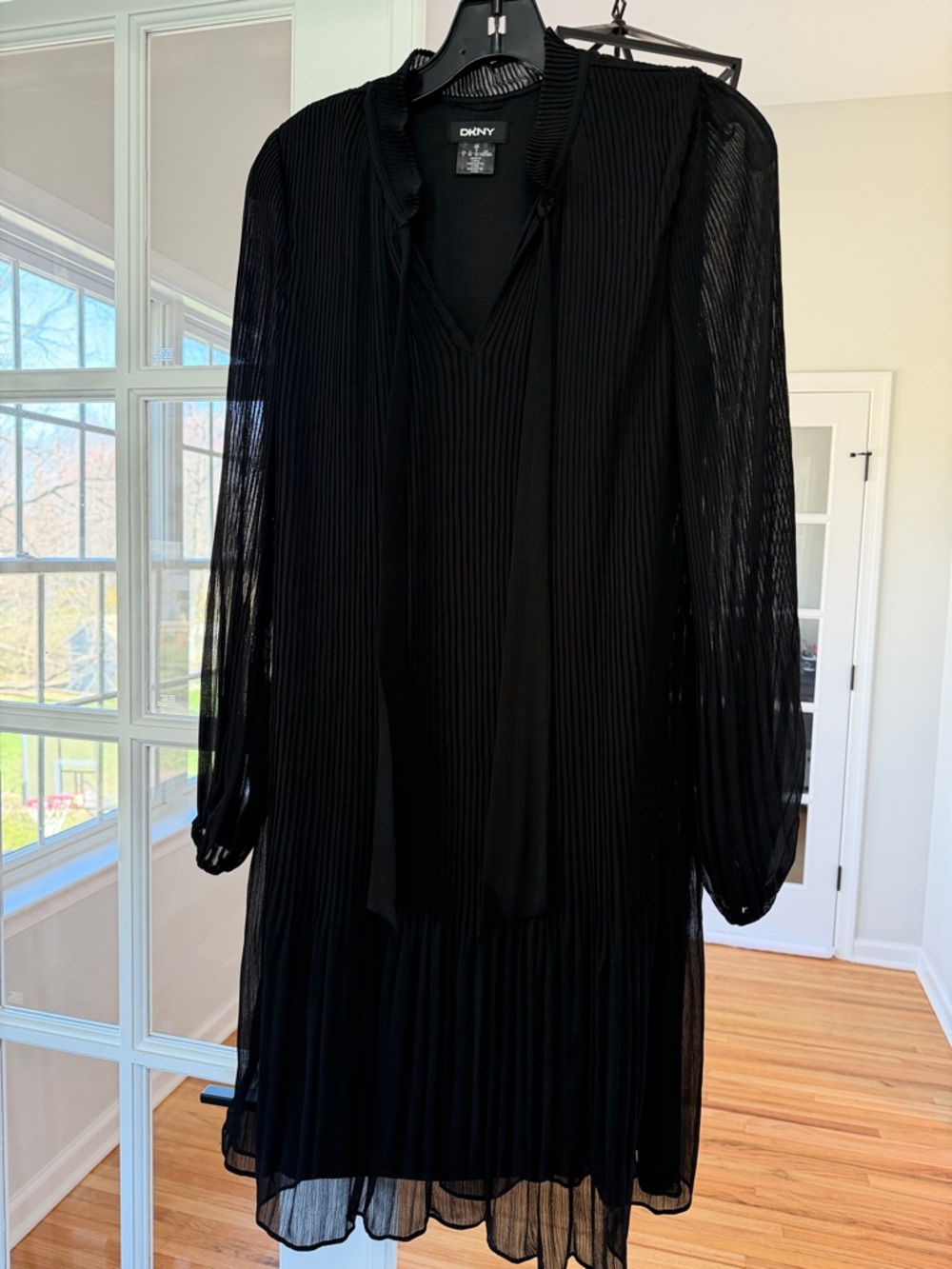DKNY Black Pleated Long-Sleeve V-Neck Dress with Tie - Picture 1 of 5